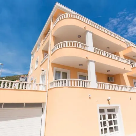 Sunbreeze Apartment Trogir