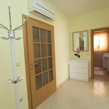 Sunbreeze Apartment